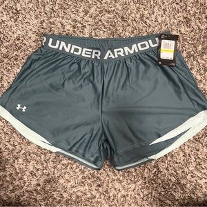 Women’s medium dark teal under armour shorts